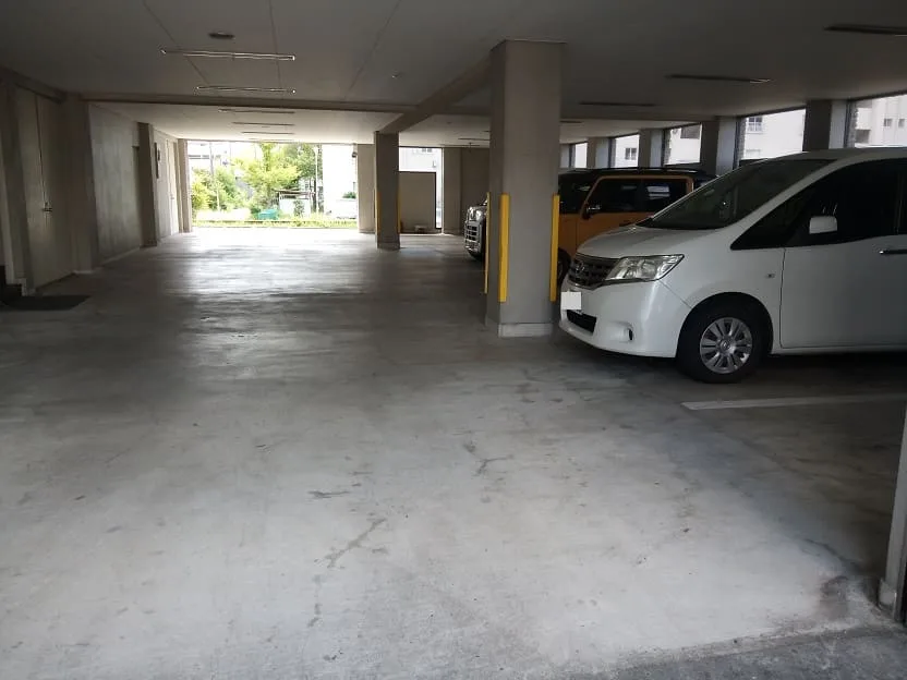 大阪出入国在留管理局奈良出張所の駐車場